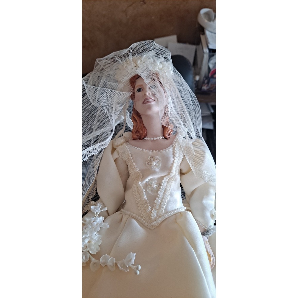 House Of Nisbet Royal Wedding Sarah Ferguson Porcelain Doll 98/3500‎ - Picture 12 of 15